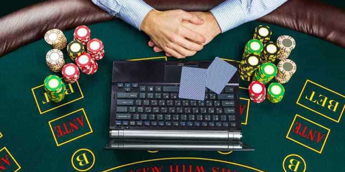 Betting Bucks & Laughing Luck: A Journey Through the World of Online Casinos