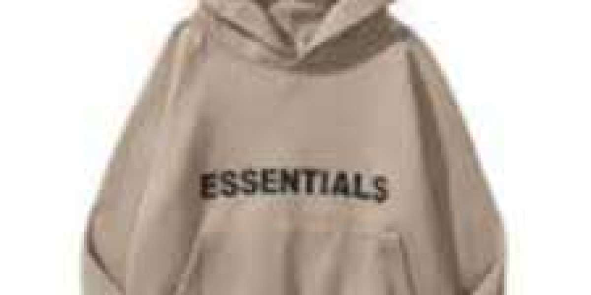Essentials Hoodie: A Staple for Every Fashion-Forward Wardrobe